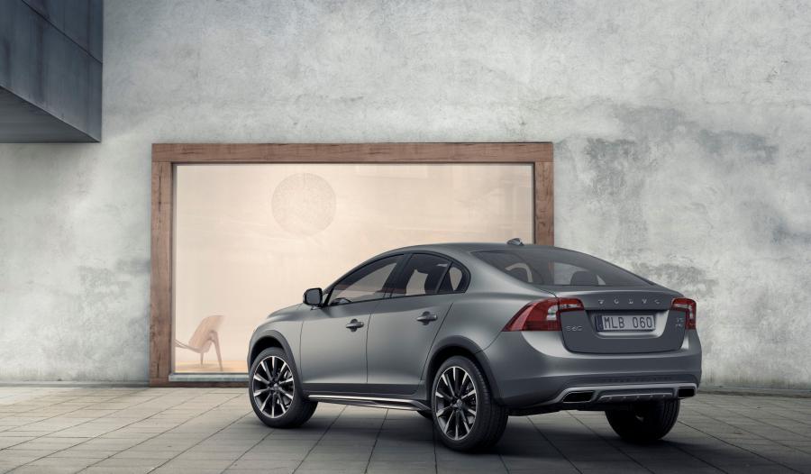  Volvo S60 Cross Country Concept 2015 года  (фото 6 из 8)